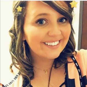 Meet your Posher, Mikala